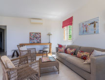 Authentiek vakantiehuis in centrum Grimaud, vlakbij strand en golf - thumbnail 6