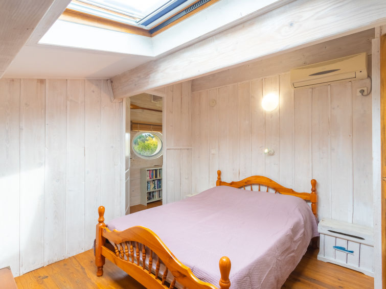 Search and Stay, undefined in undefined. Gallery position 2