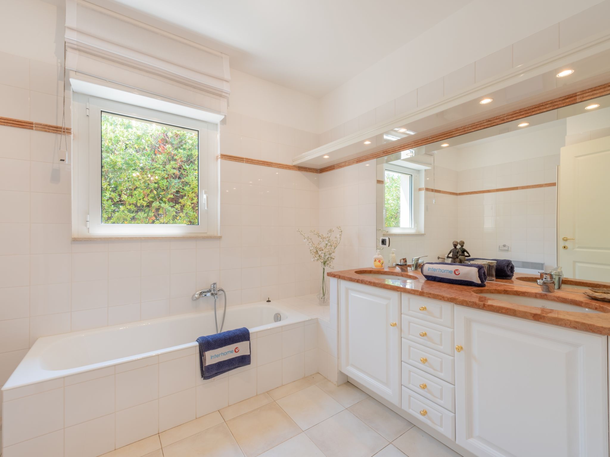 Photo of Les Mûres mûres