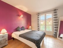 Le Clos des Vignes: sfeervol appartement met zwembad in hartje La Môle - thumbnail 3