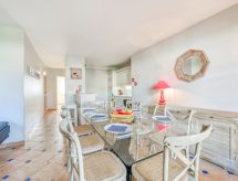 Le Clos des Vignes: sfeervol appartement met zwembad in hartje La Môle - thumbnail 1