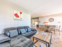 Le Clos des Vignes: sfeervol appartement met zwembad in hartje La Môle - thumbnail 2