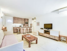 Knus appartement met zwembad in Gassin, op 500m van het strand - thumbnail 1