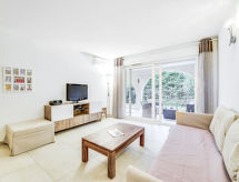 Knus appartement met zwembad in Gassin, op 500m van het strand - thumbnail 2
