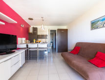 Appartement aan zee bij Saint-Tropez met zwembad en strand op 100m - thumbnail 6