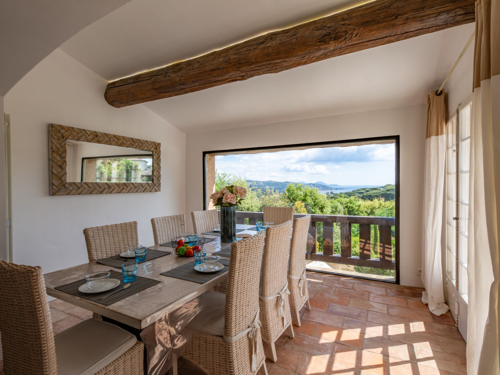 La Canopée — Kitchen / Dining Room