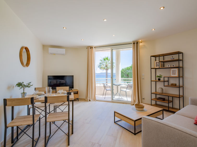 Search and Stay destination Sainte-Maxime, Provence-Alpes-Côte d'Azur - France from AU$ 310. Les Dauphins