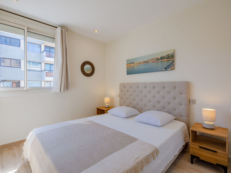 Search and Stay destination Sainte-Maxime, Provence-Alpes-Côte d'Azur - France from AU$ 310. Les Dauphins