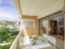Op 500 m van zee: Licht appartement in centrum Sainte Maxime - thumbnail 1