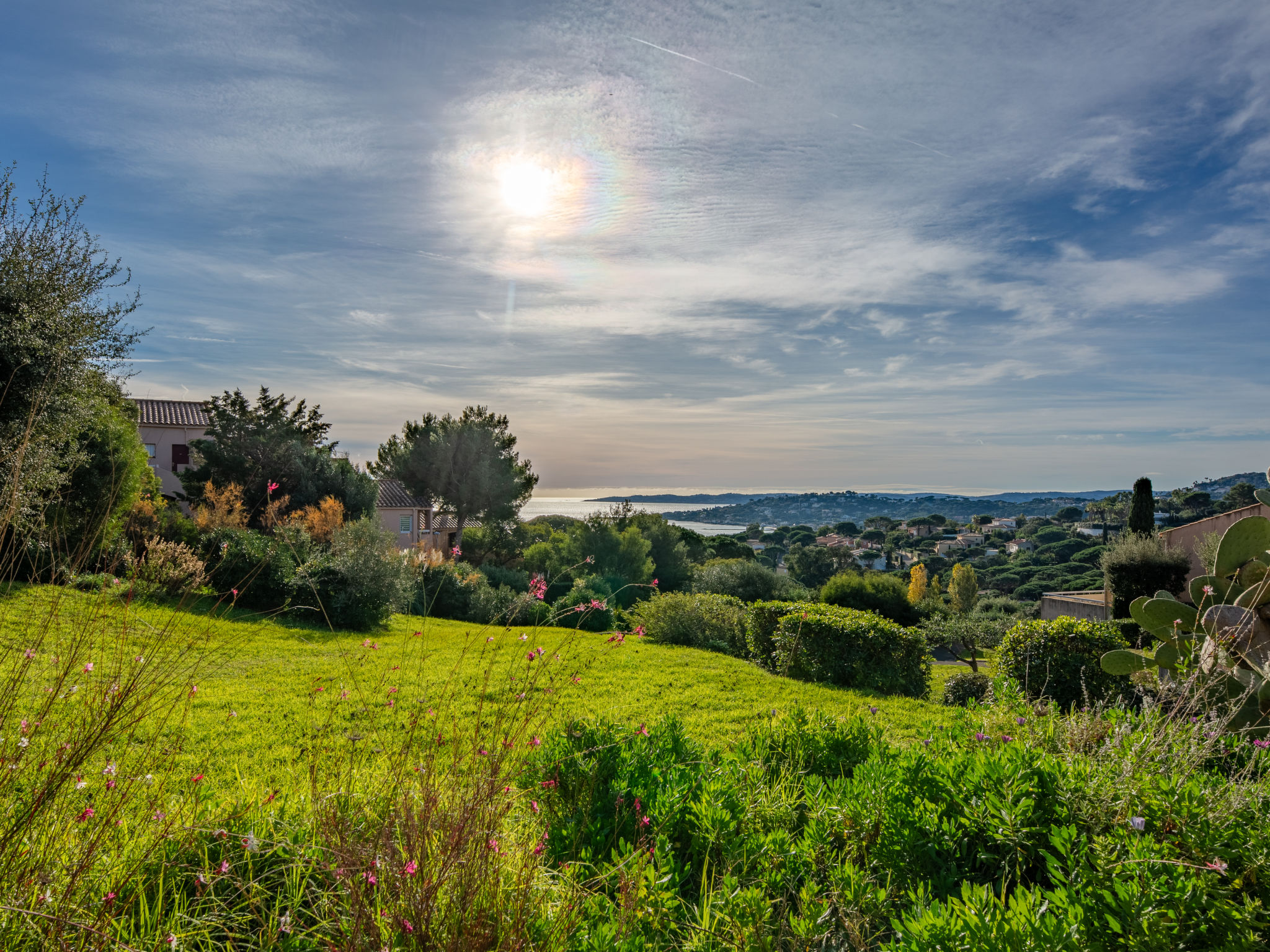 Les Coteaux de la Nartelle-Buiten