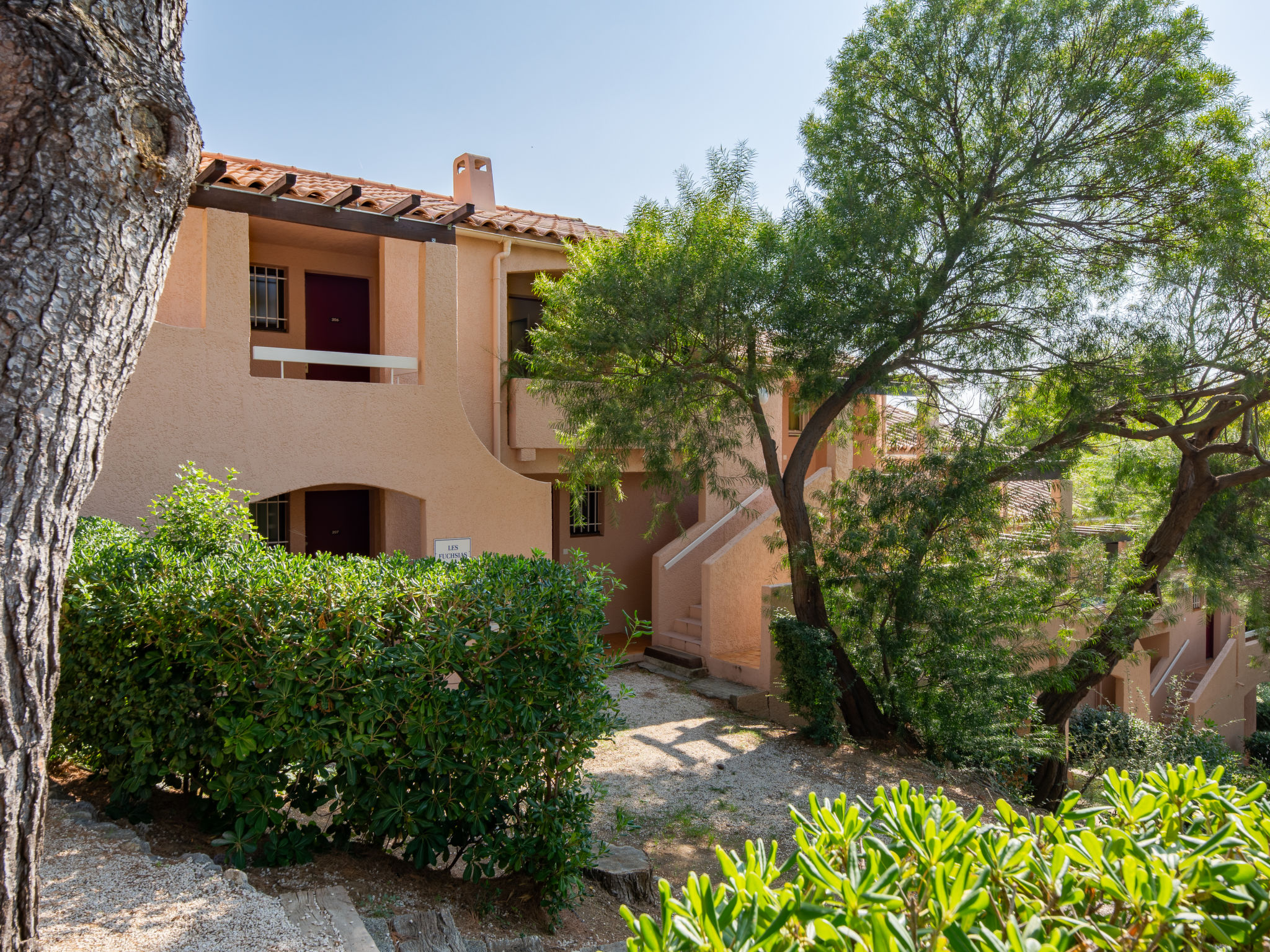 Les Coteaux de la Nartelle-Buiten