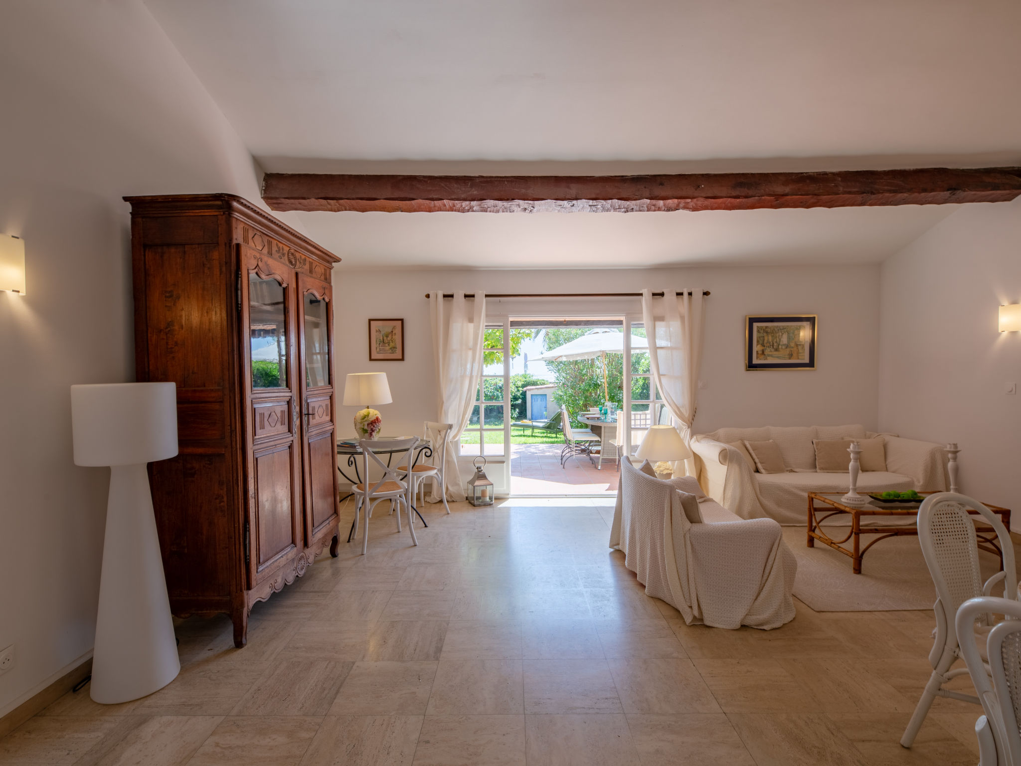 El Cantarello-Binnen