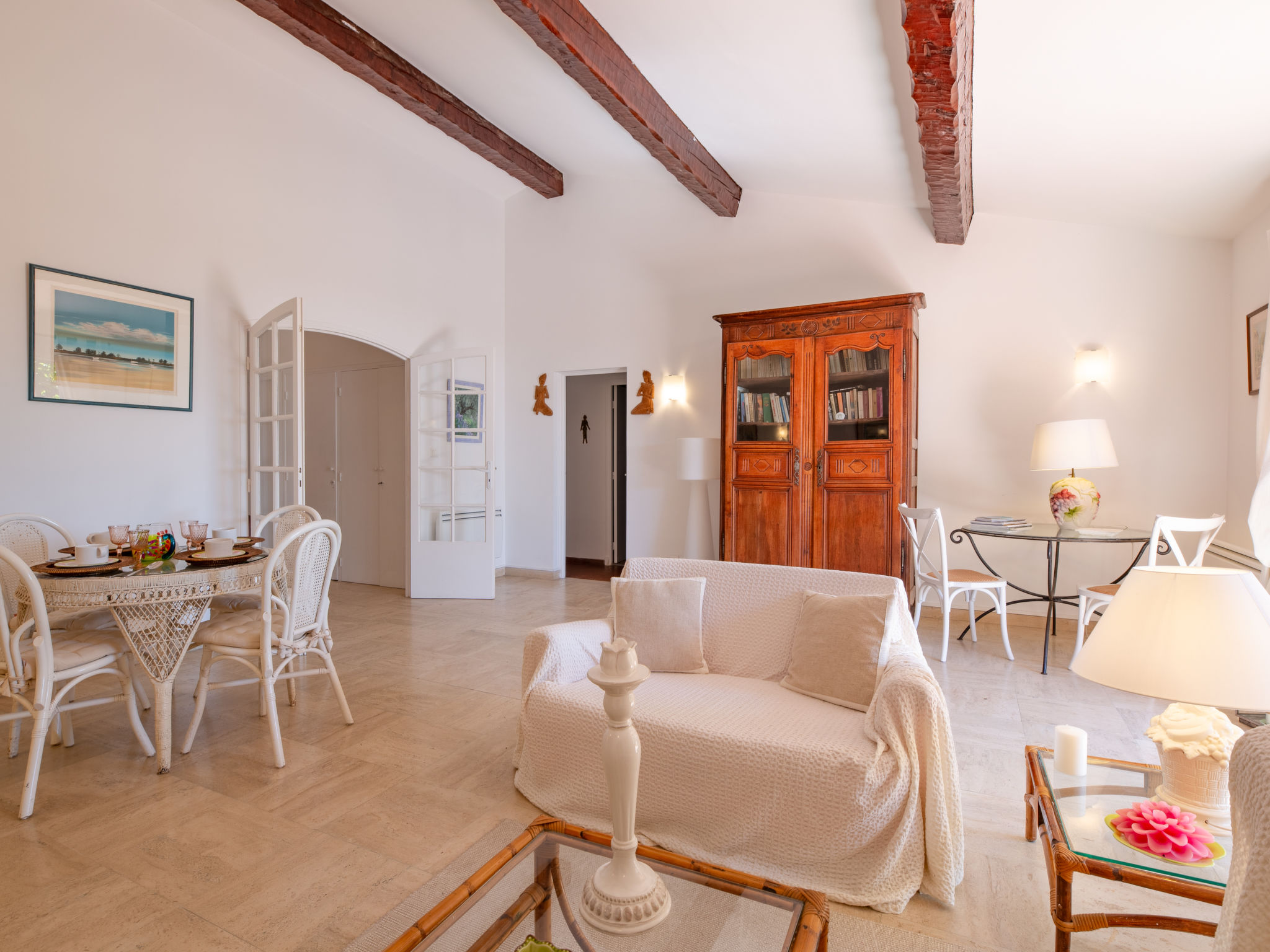 El Cantarello-Inside