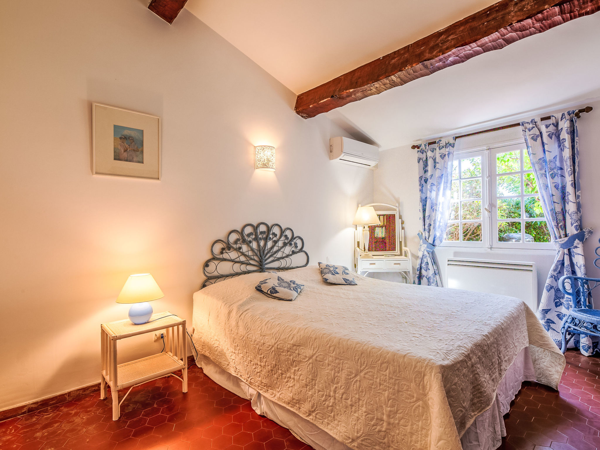 El Cantarello-Inside