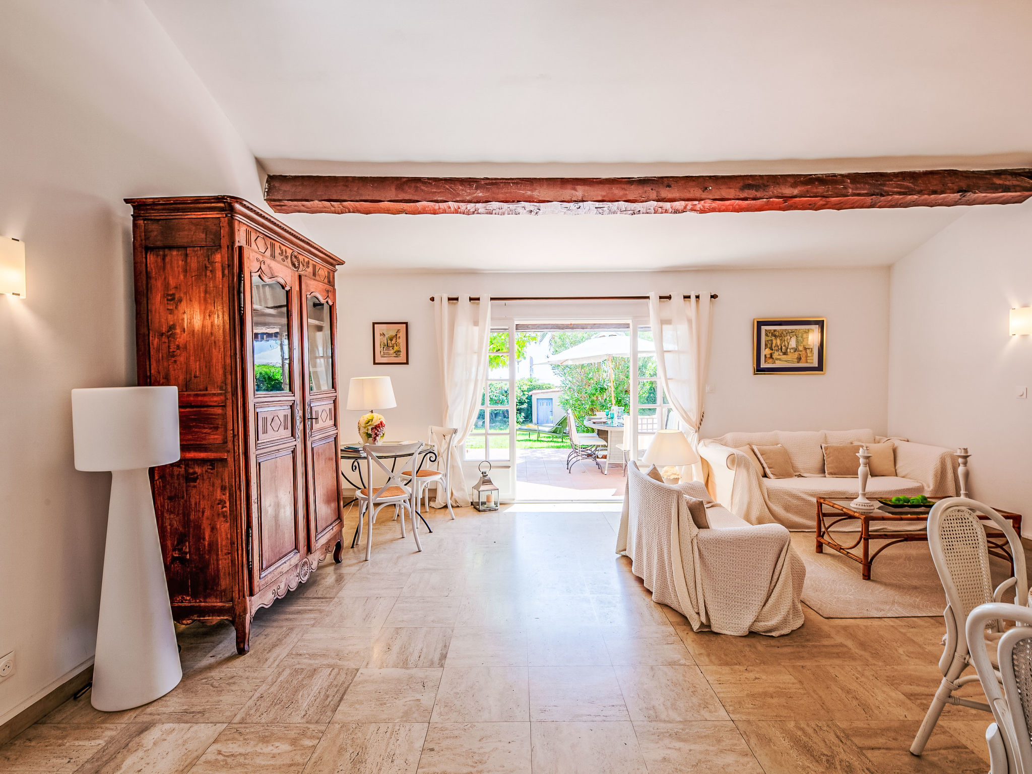 El Cantarello-Inside