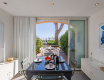 Appartement aan zee in Sainte-Maxime met airco en terras - thumbnail 4