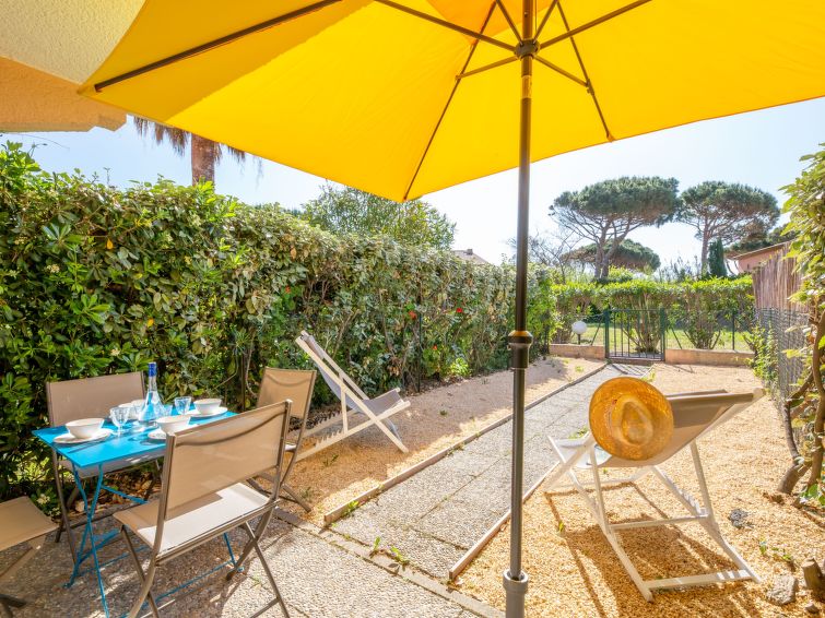 Search and Stay destination Sainte-Maxime, Provence-Alpes-Côte d'Azur - France from AU$ 187. Les Jardins de la Nartelle Plage