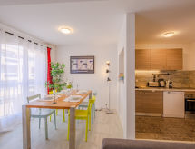 Licht appartement in het hart van Sainte-Maxime, op 350 meter van het strand - thumbnail 3