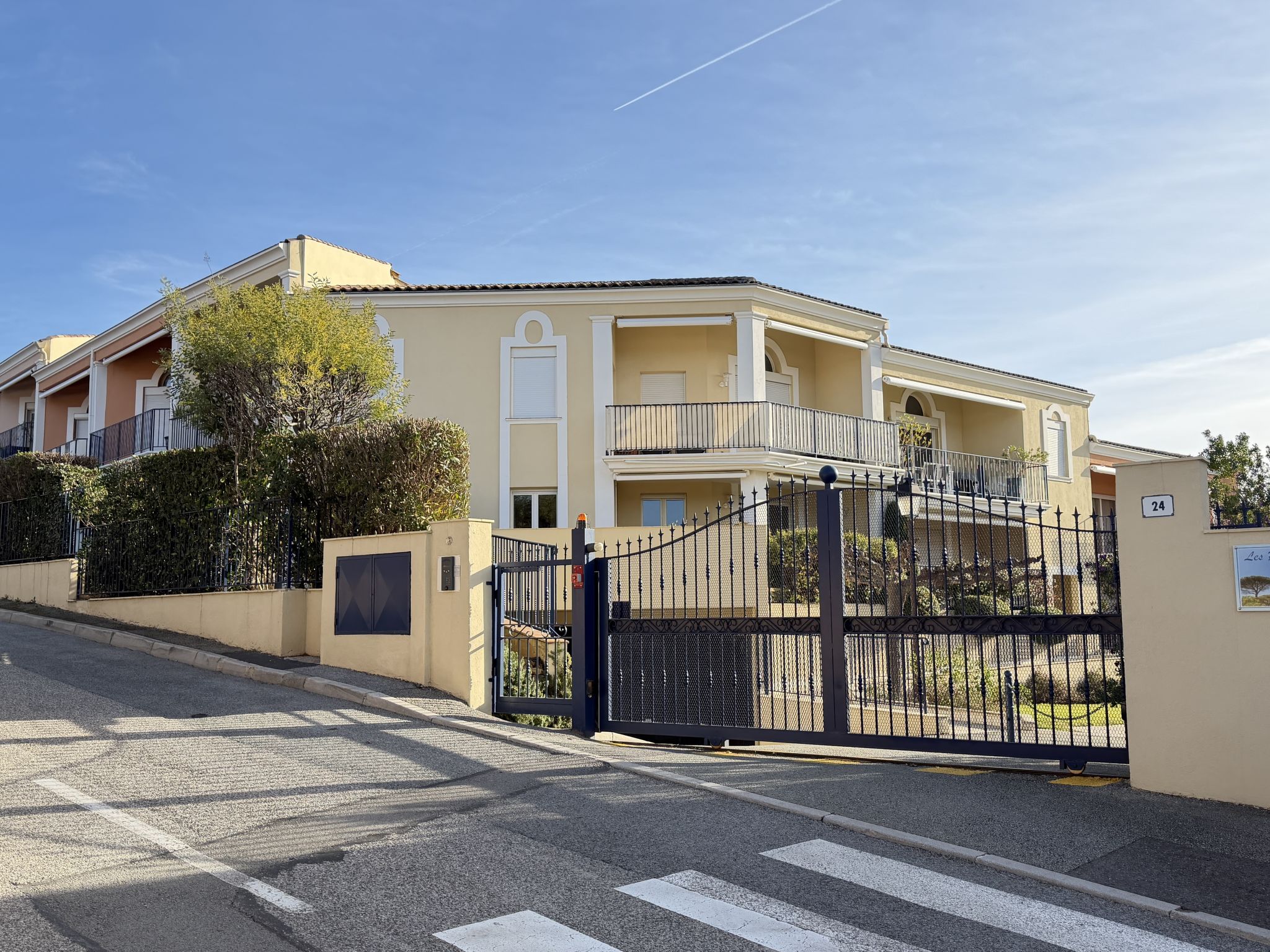 Photo of les Pins Bleus