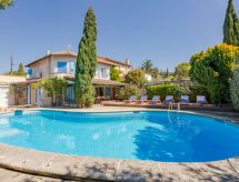 Villa Cyrnos