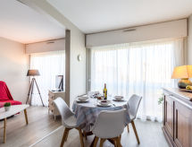 Licht appartement in centrum Sainte-Maxime, op 500m van het strand - thumbnail 1