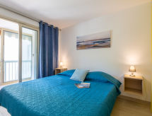 Knus appartement op 1,2 km van het strand van Sainte-Maxime met zwembad - thumbnail 4