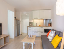 Knus appartement op 1,2 km van het strand van Sainte-Maxime met zwembad - thumbnail 3