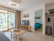 Knus appartement op 1,2 km van het strand van Sainte-Maxime met zwembad - thumbnail 1