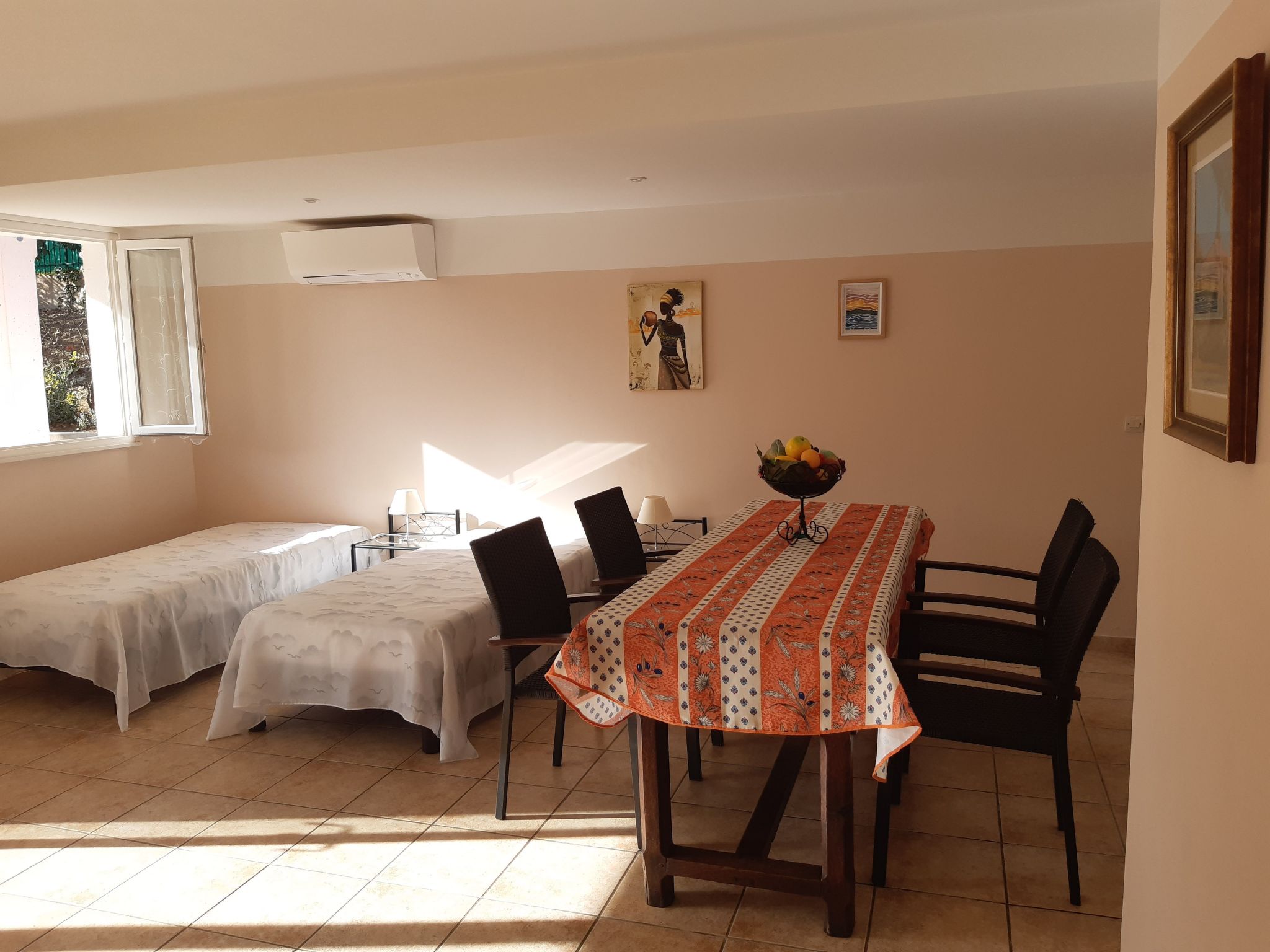 Schöne Ferienvilla mit Privatpool an der Côte d'Azur-Dedans