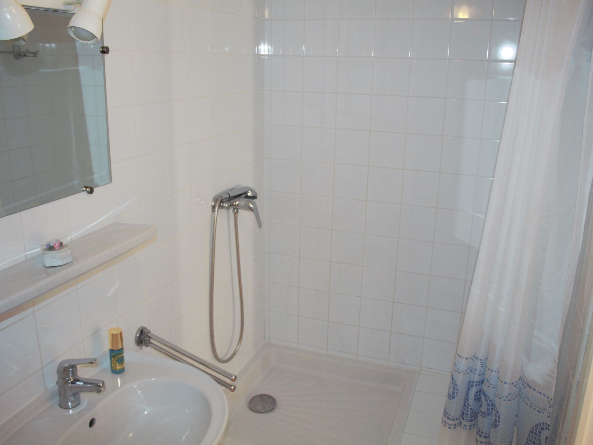 Schöne Ferienvilla mit Privatpool an der Côte d'Azur-Dedans