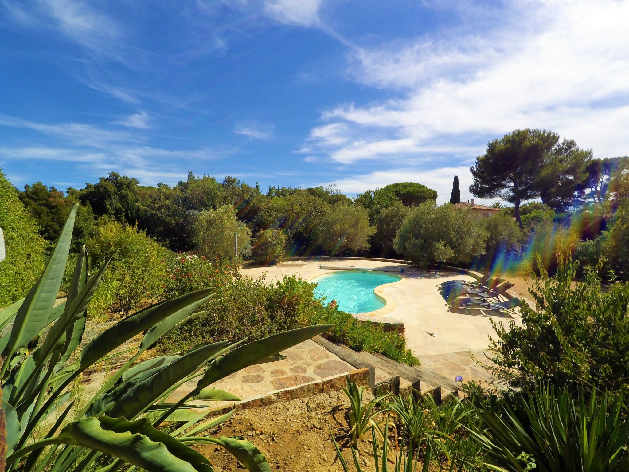 Schöne Ferienvilla mit Privatpool an der Côte d'Azur-Dedans