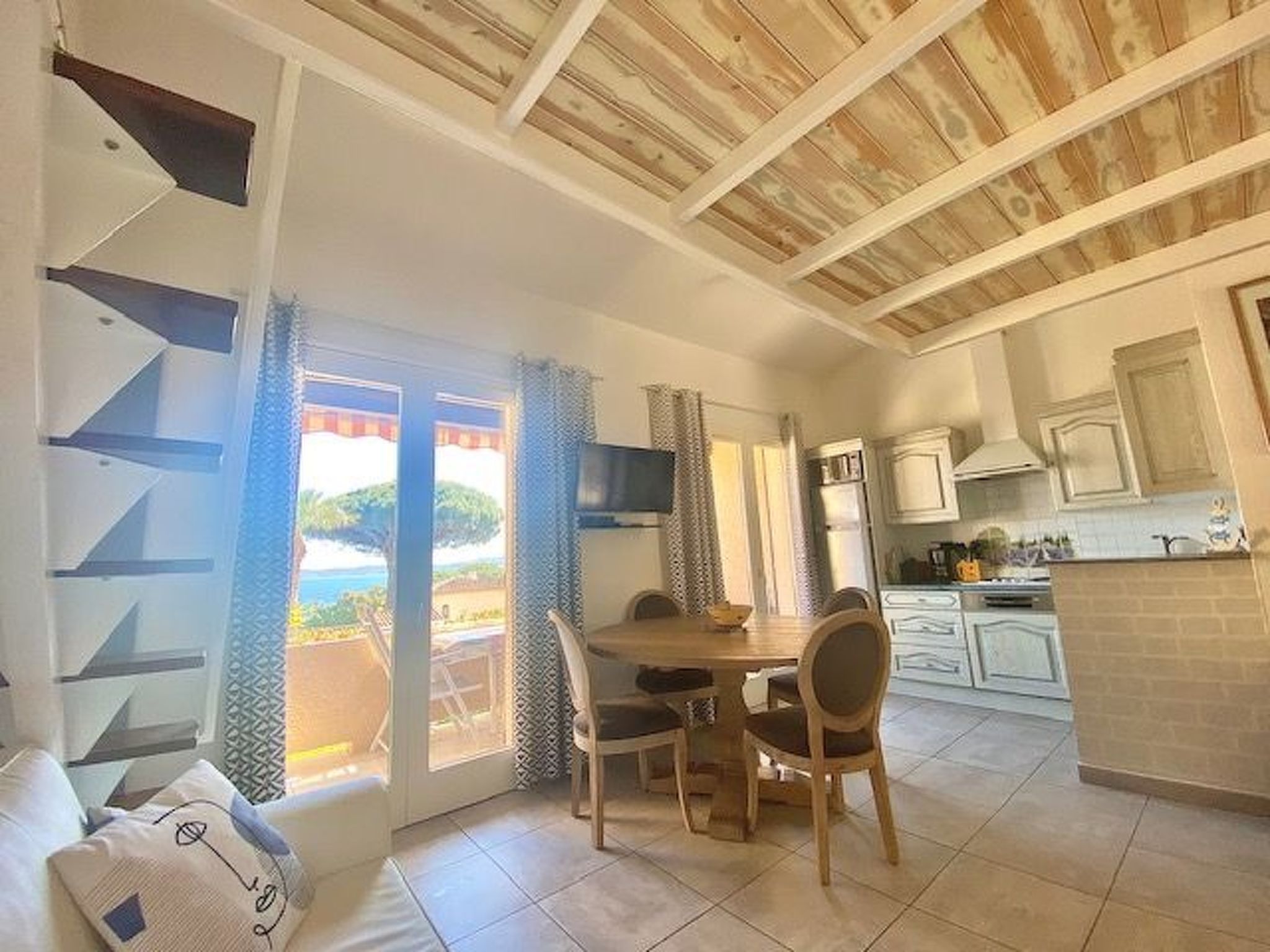 "La petite maison Maximoise" (Das kleine Haus Maximoise)-Binnen