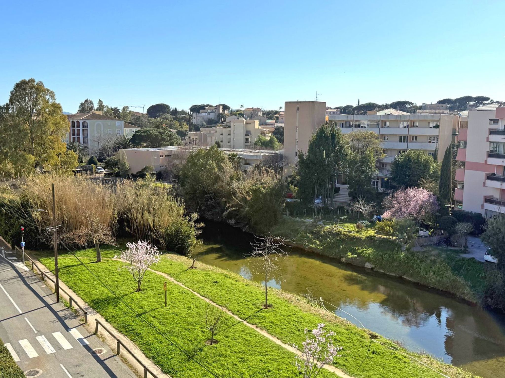 Photo of Appt T3 - Clim - Vue fleuve - Sainte Maxime