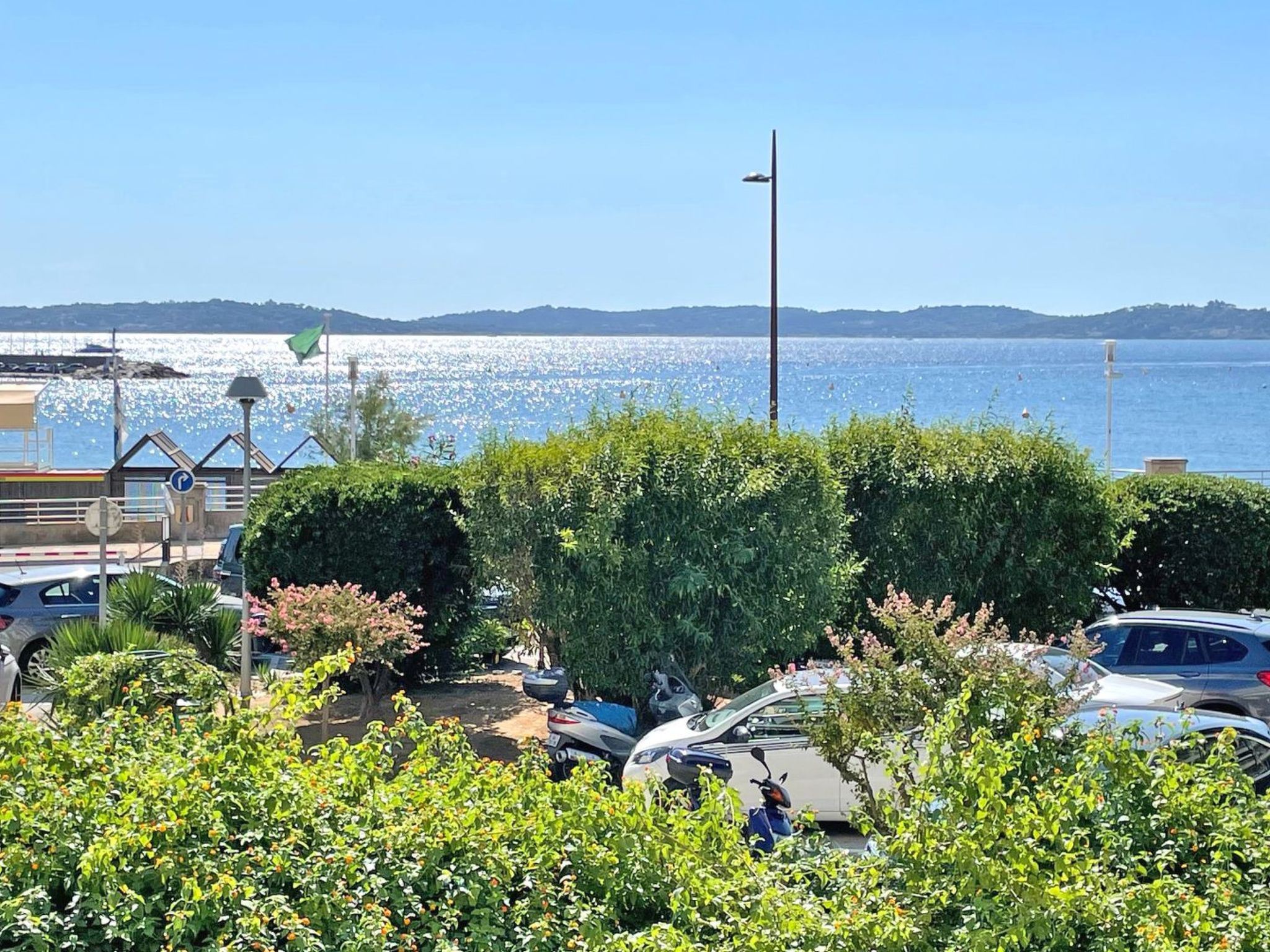 Photo of Appt T2 - Centre ville et plage - Vue Mer - Clim