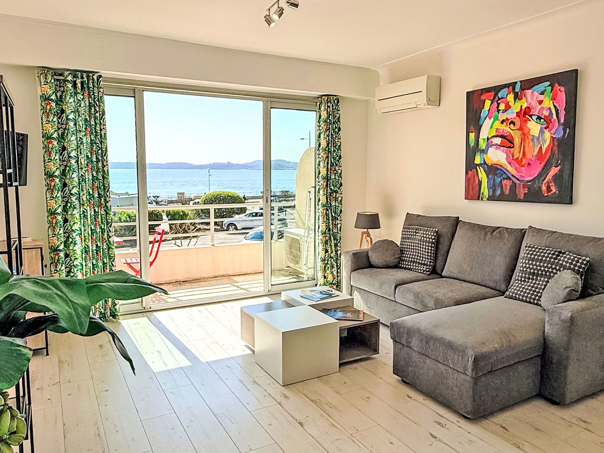 Photo of Appt T2 - Centre ville et plage - Vue Mer - Clim