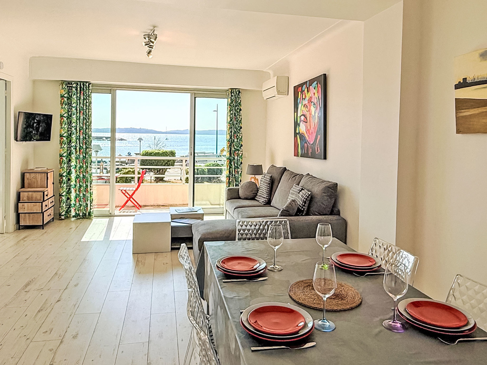 Photo of Appt T2 - Centre ville et plage - Vue Mer - Clim