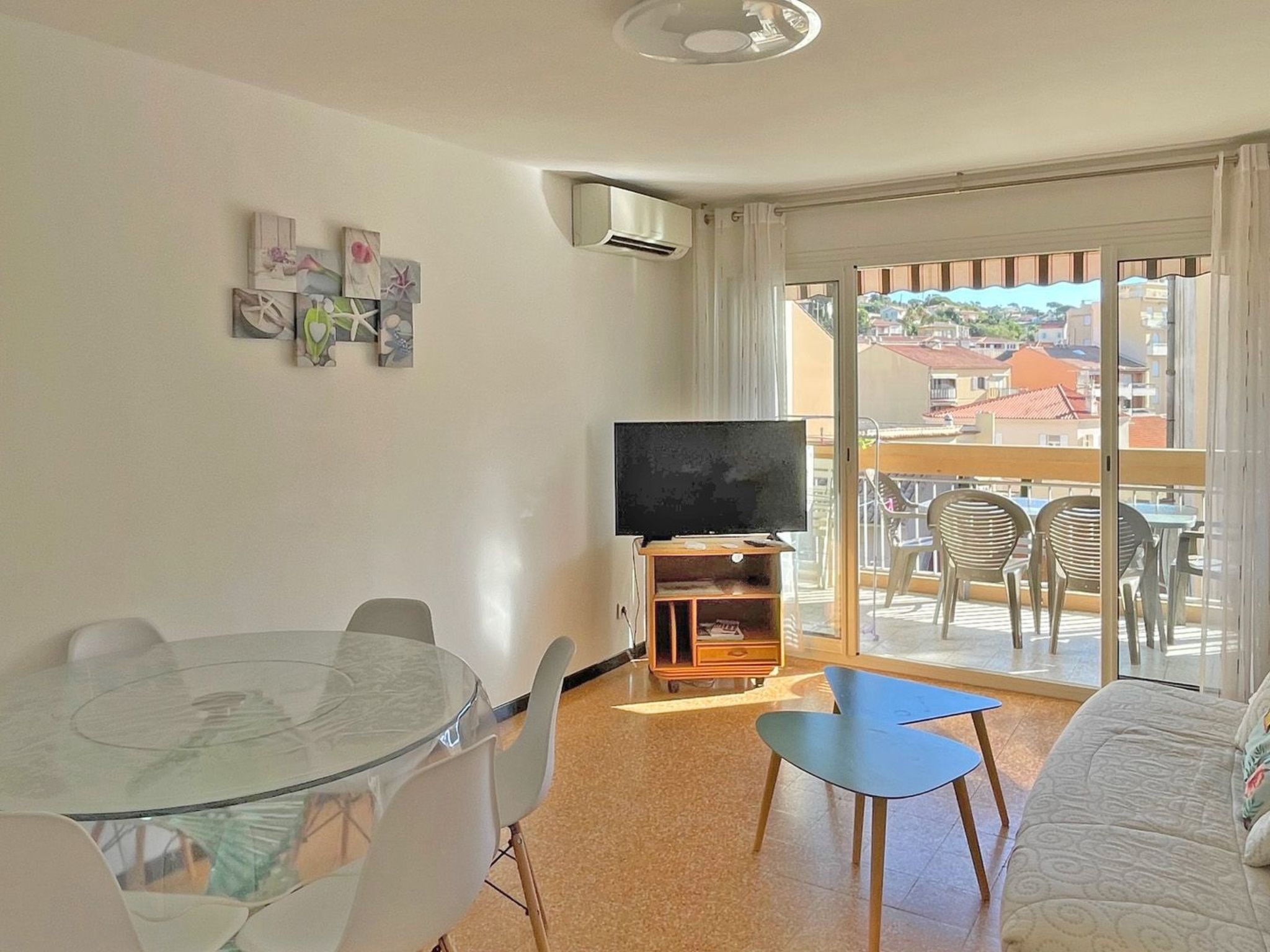 Photo of Apt T3 6 Pers - Aperçu mer - Clim - Centre ville