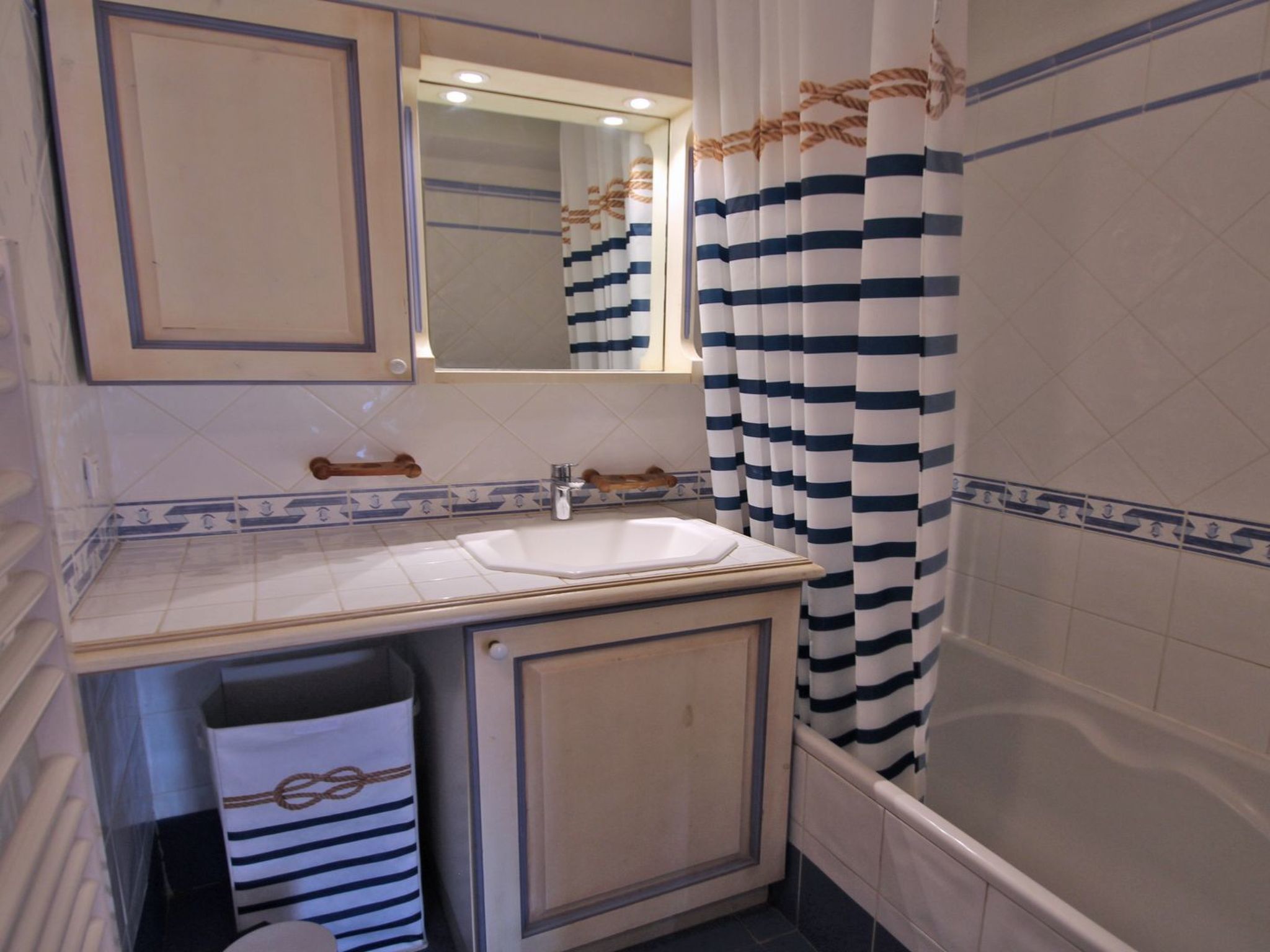 Photo of Appt 6 Pers - Piscine Résidence - Climatisation