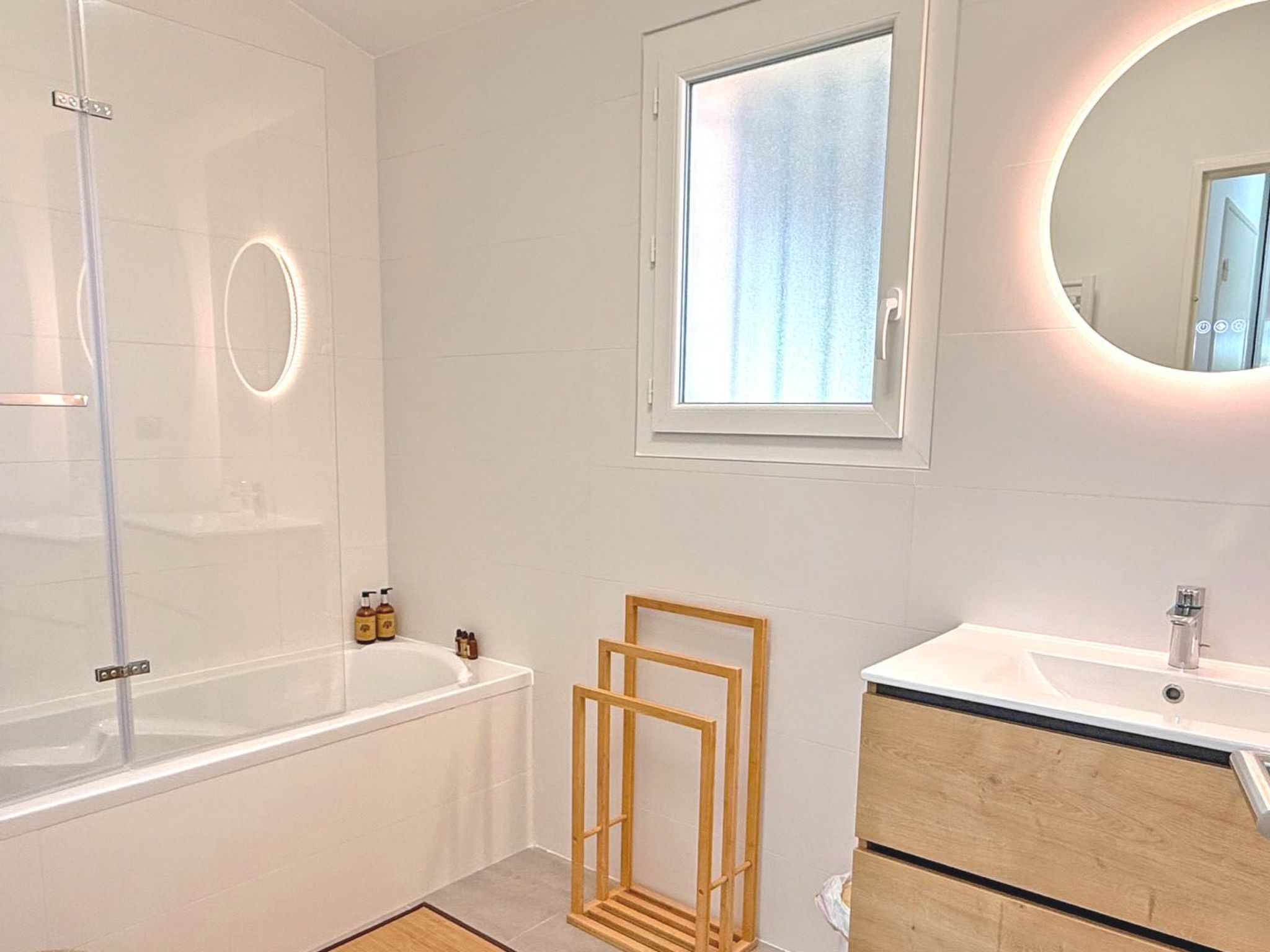 Photo of Maison 10 Pers - Piscine privée - Climatisation