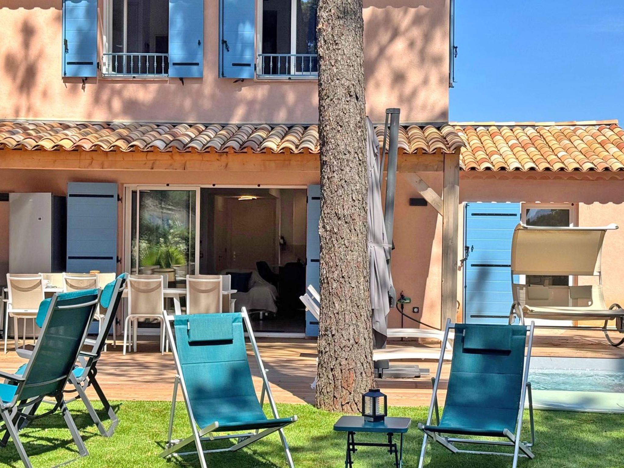 Photo of Maison 10 Pers - Piscine privée - Climatisation