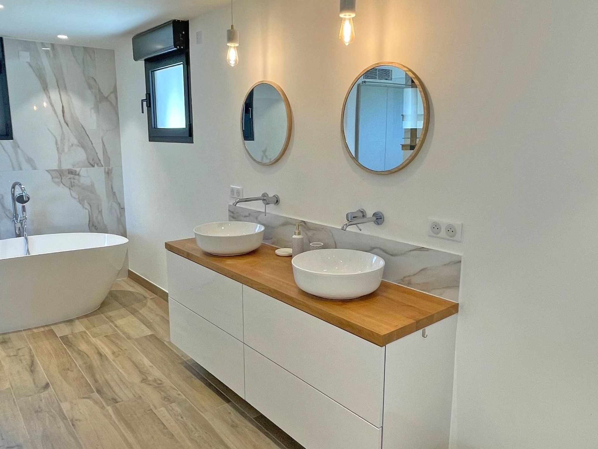 Photo of Villa 10 Pers - Piscine Privée - Climatisation