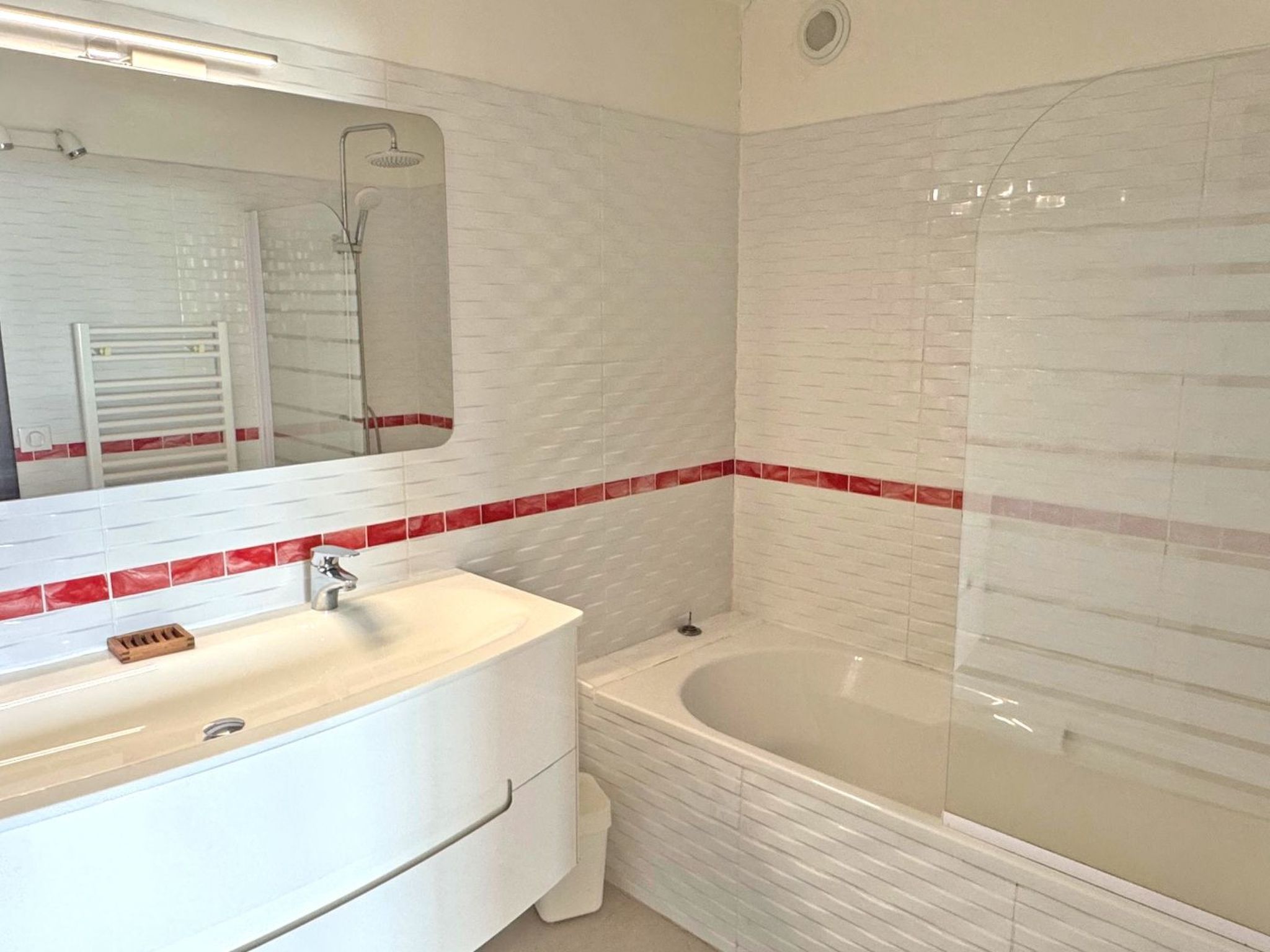 Photo of Appt T4 - 7 Pers - Piscine Résidence - Clim