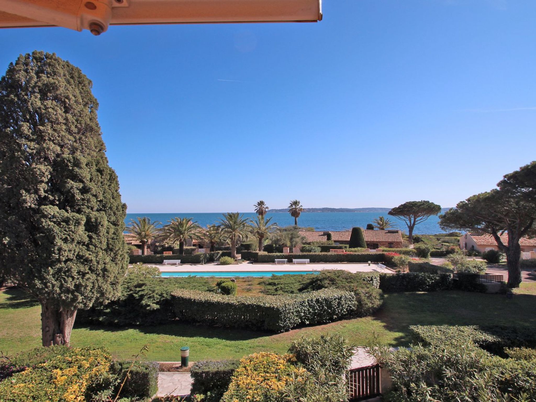 Photo of Appt T4 - 6 pers - Vue Mer - Piscine Résidence