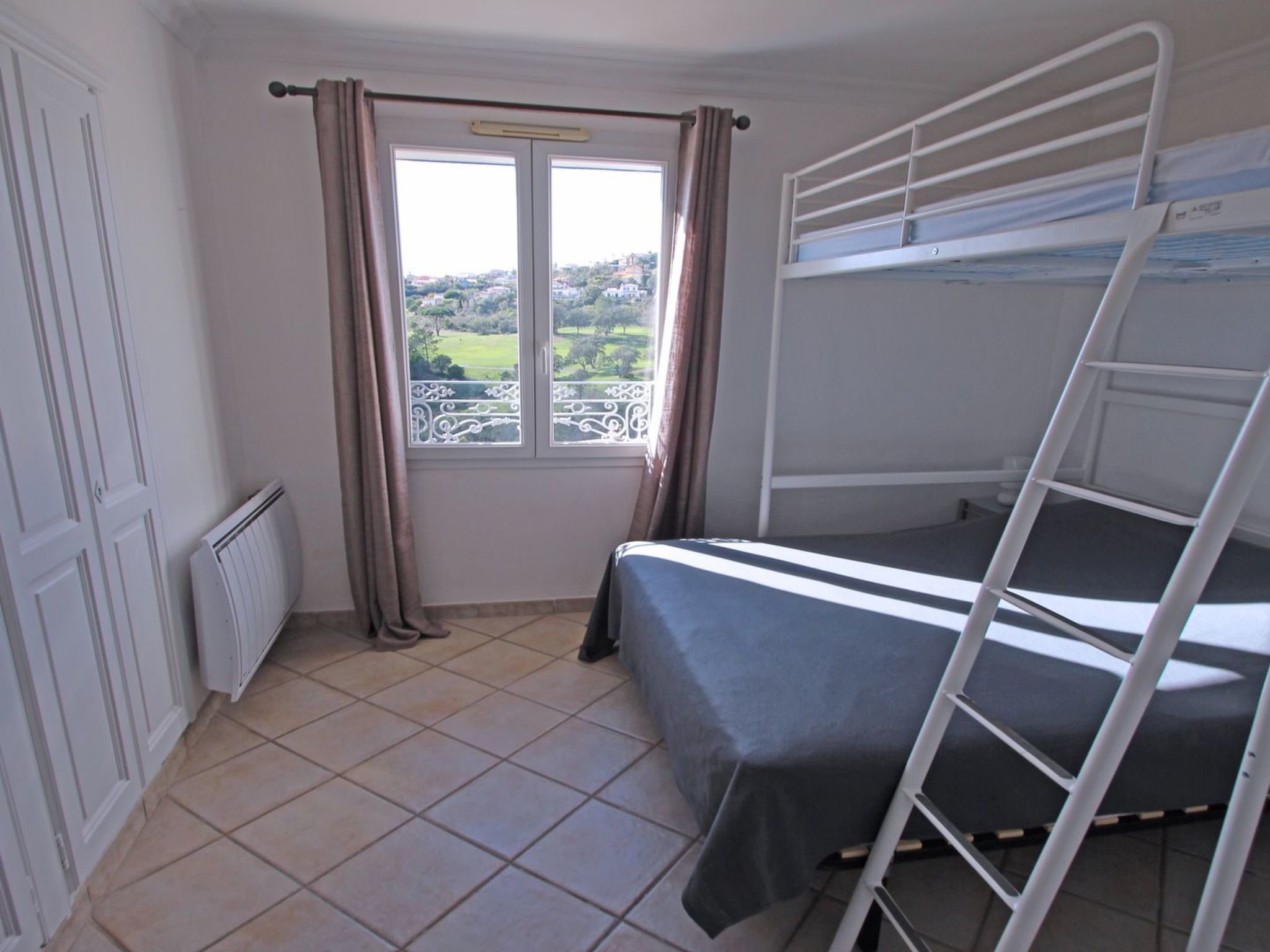 Photo of Villa 10 pers - Schwimmbad - Blick auf den Golfplatz - Sainte Maxime