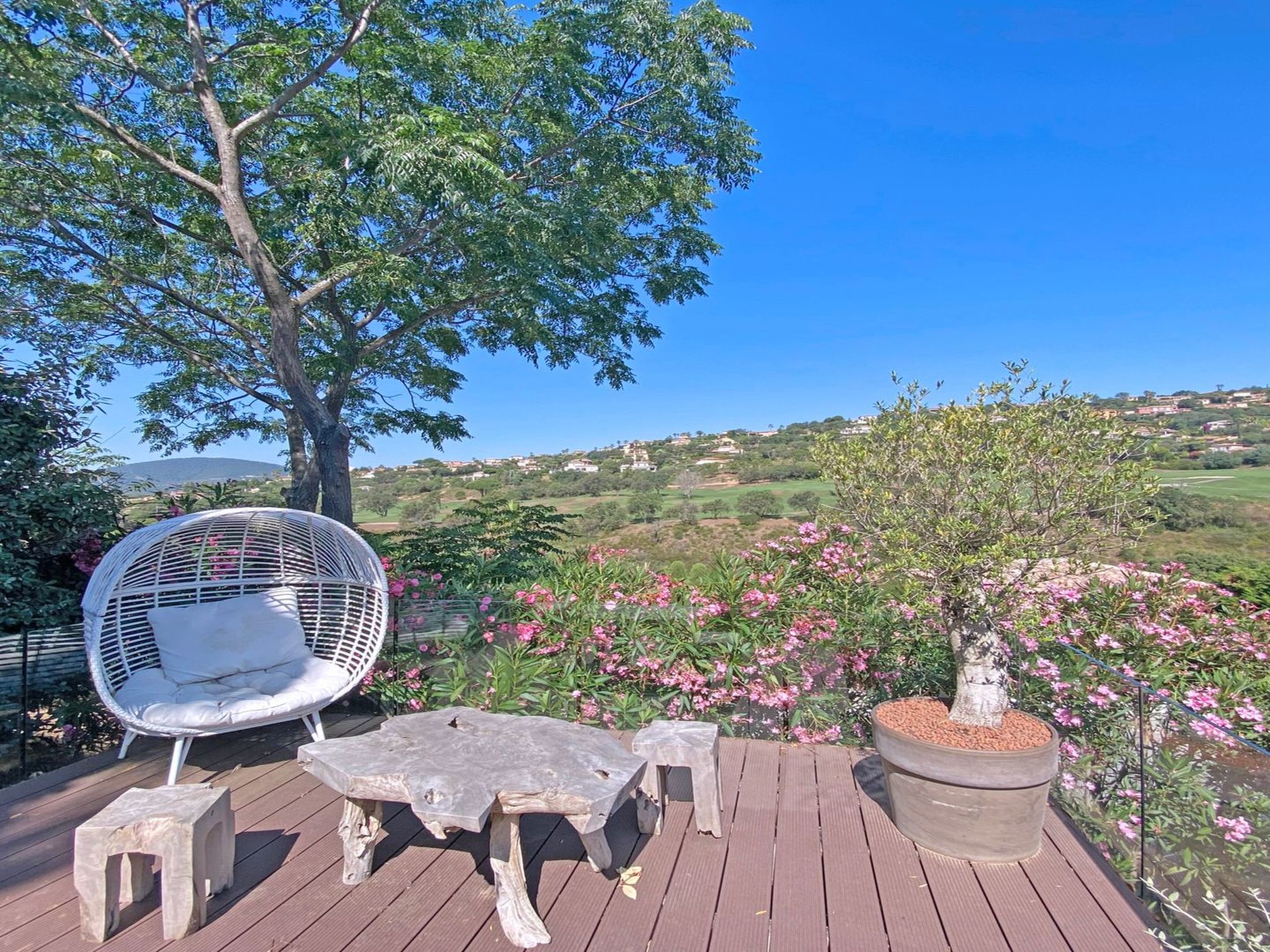 Photo of Villa 10 pers - Schwimmbad - Blick auf den Golfplatz - Sainte Maxime