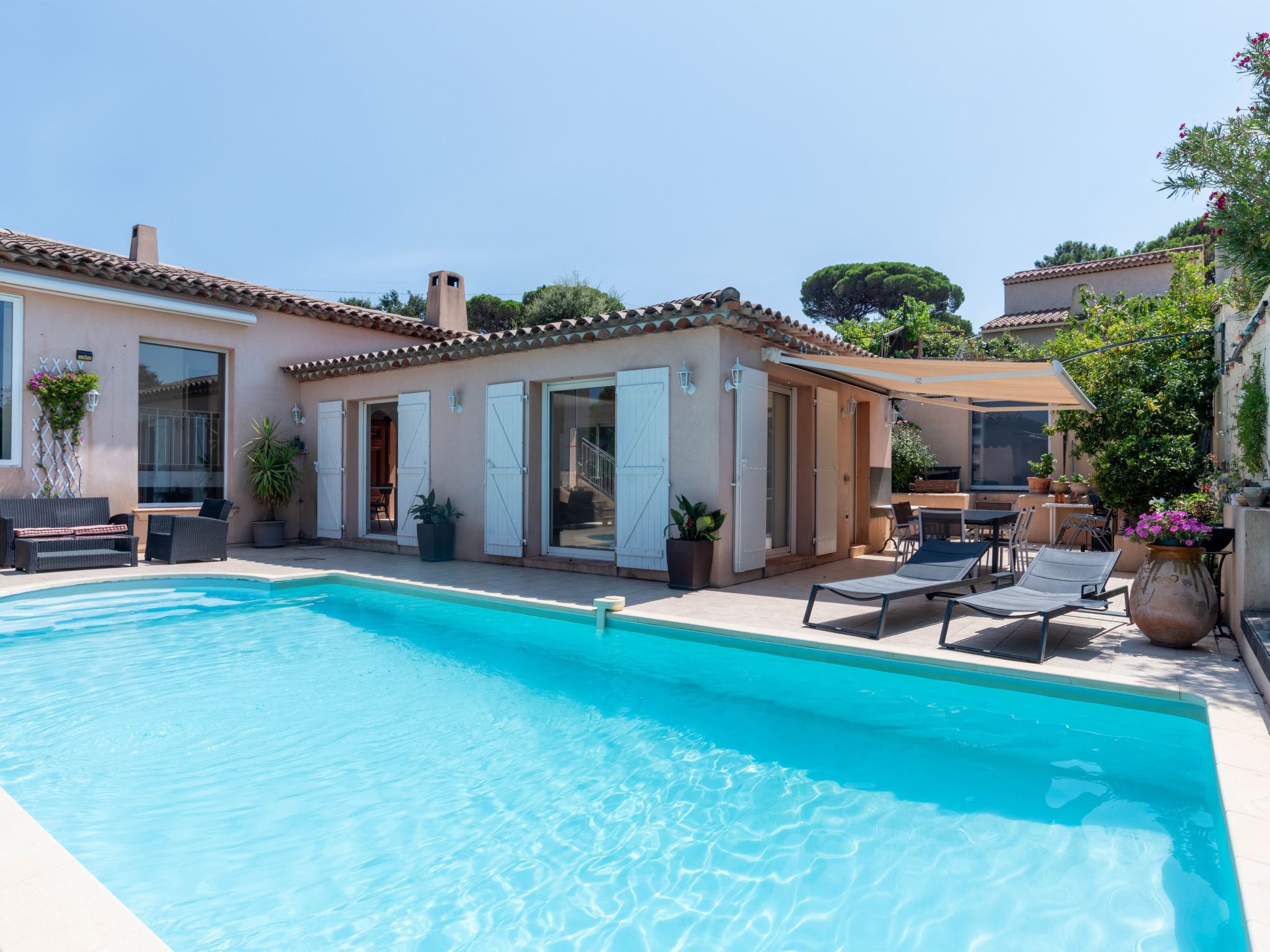 "Villa Cypangha"-Dehors