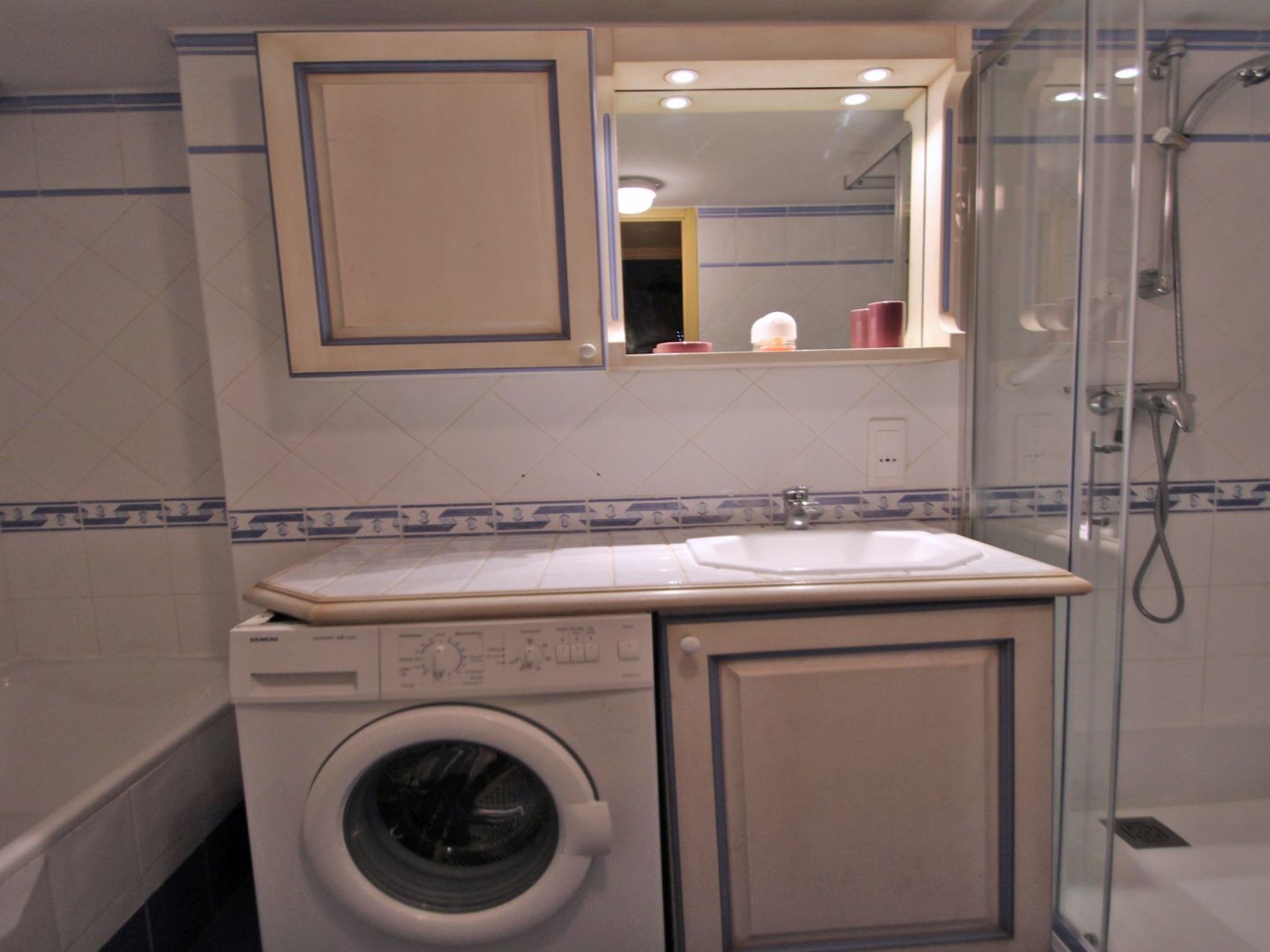 Photo of Apartment Port marine T4 mit Pool Residenz