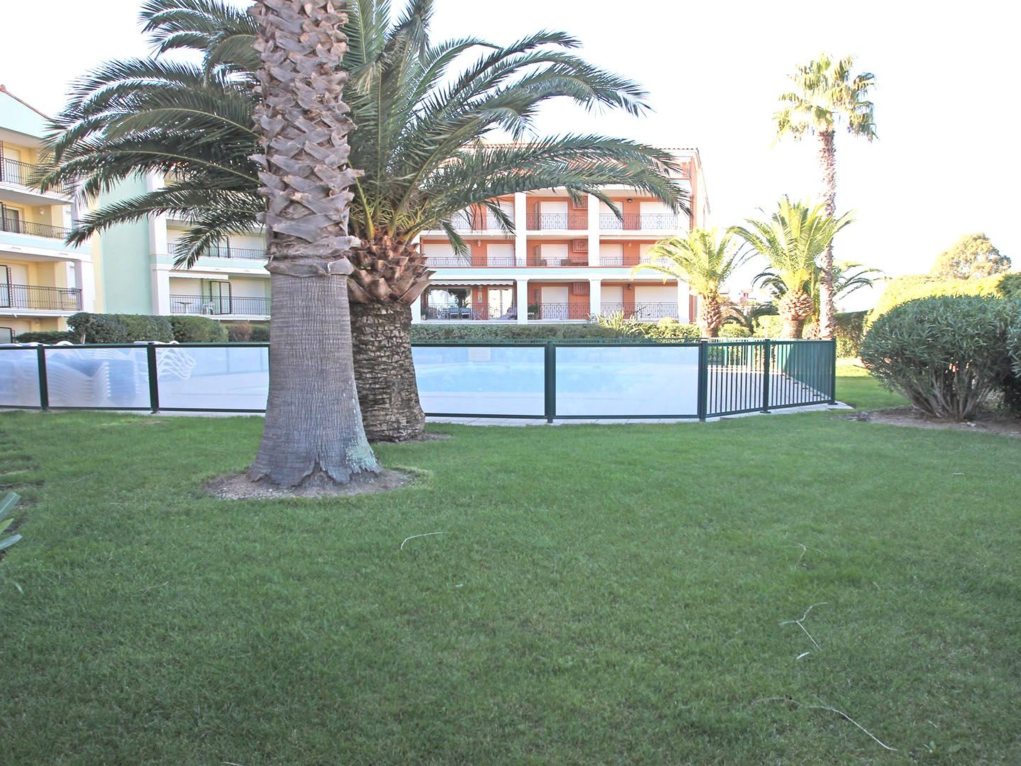 Photo of Apartment Port marine T4 mit Pool Residenz