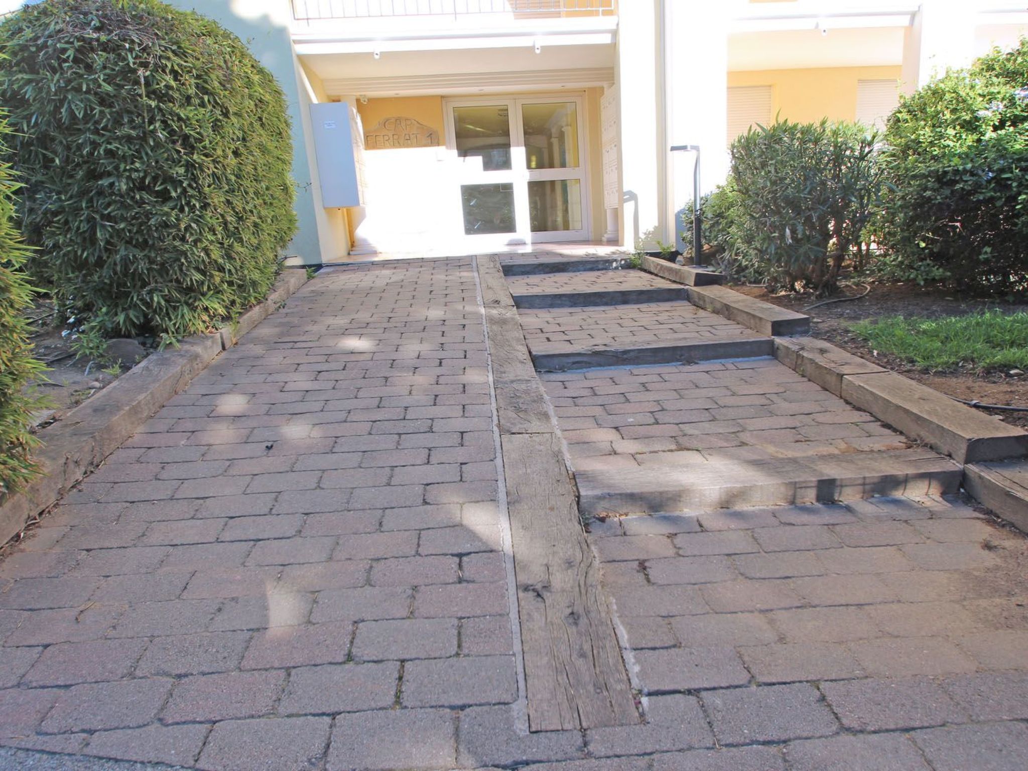 Photo of Apartment Port marine T4 mit Pool Residenz