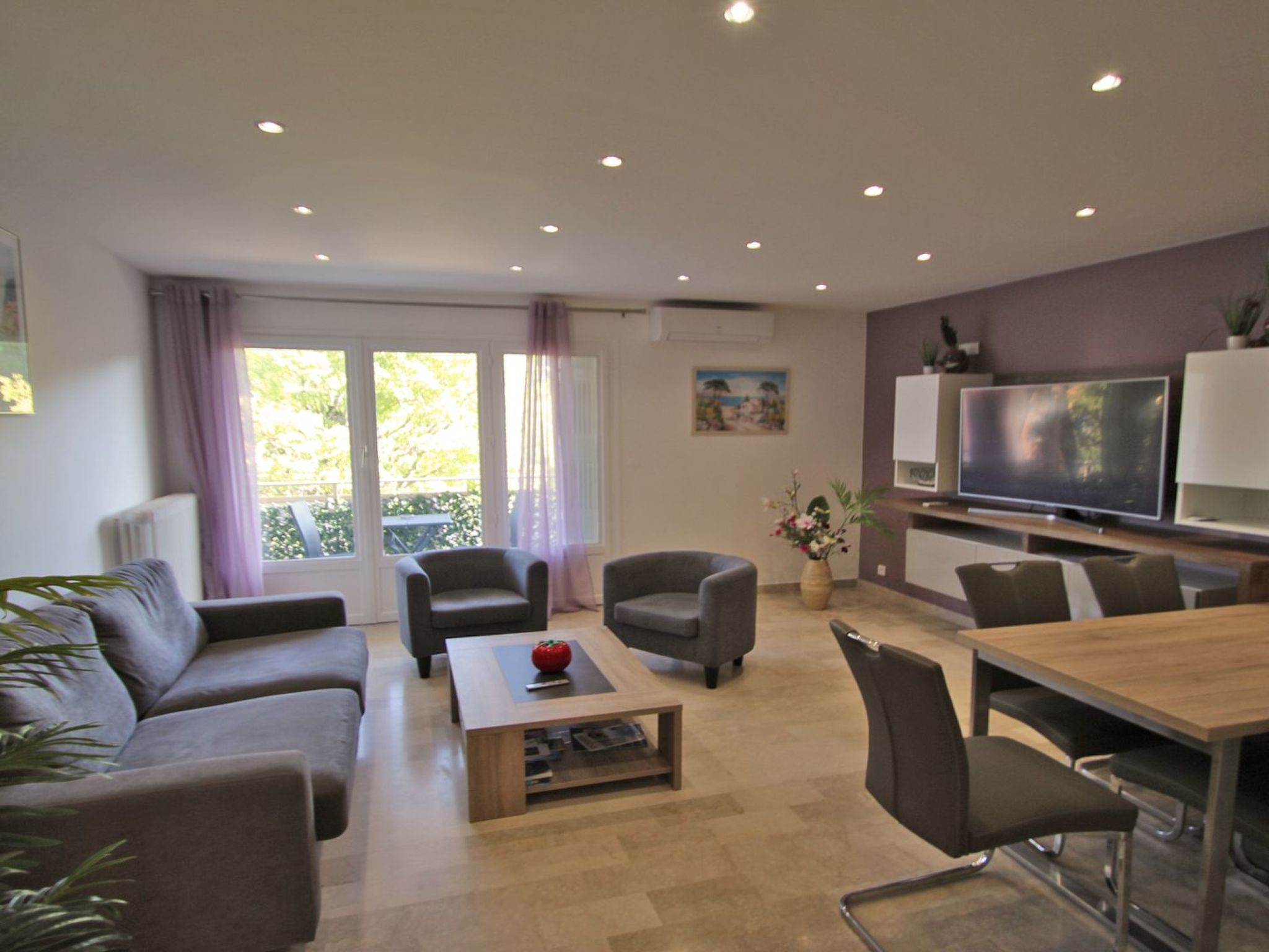 Photo of Wohnung T3 - 5 Personen - Klimatisierung - Wifi - Stadtzentrum